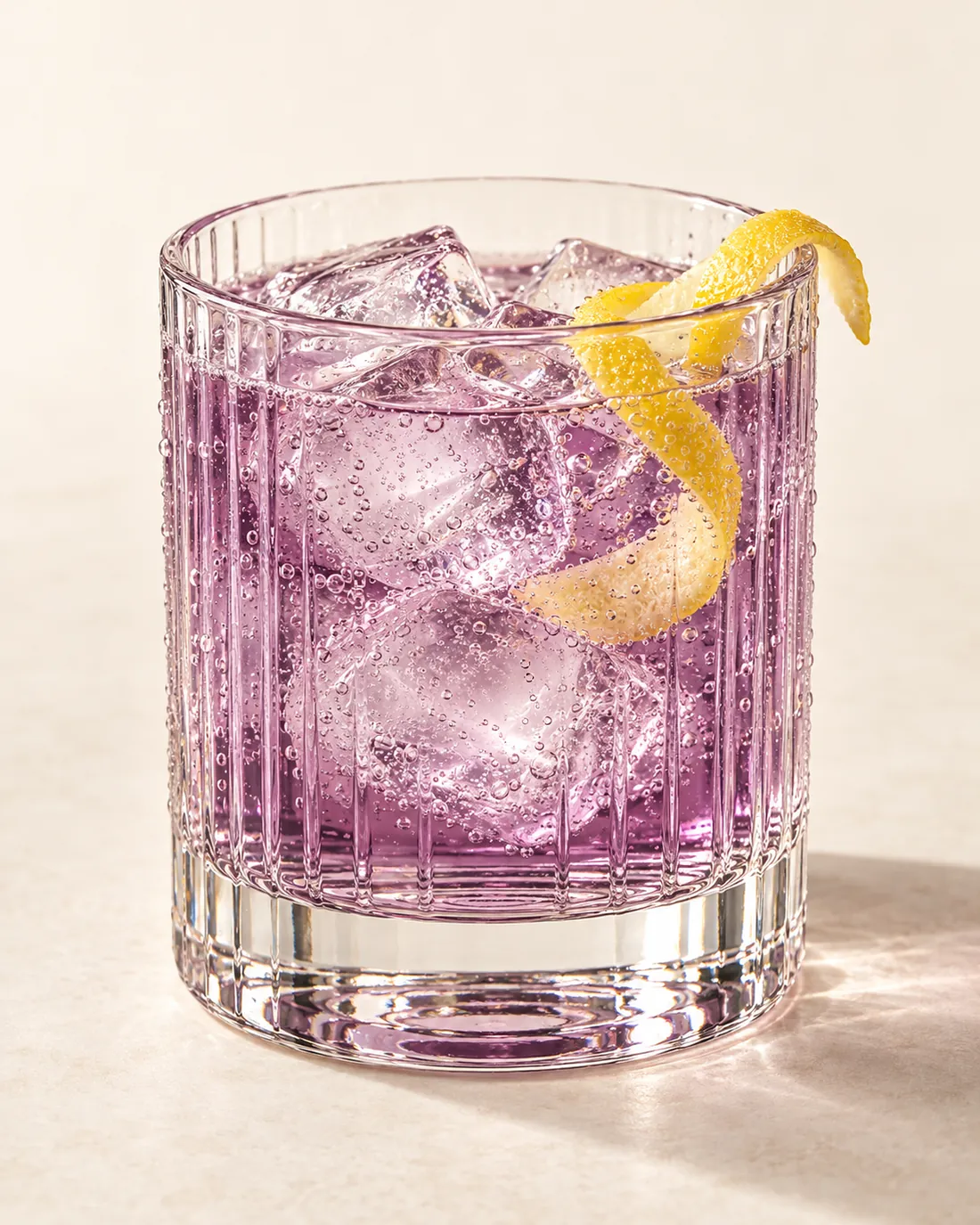 Aubergin and tonic
